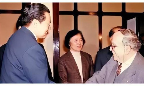 天气热手心出汗正常吗-天气热手心出汗正常吗、天热手心出汗怎么办 -天气热了手心爱出汗怎么回事网